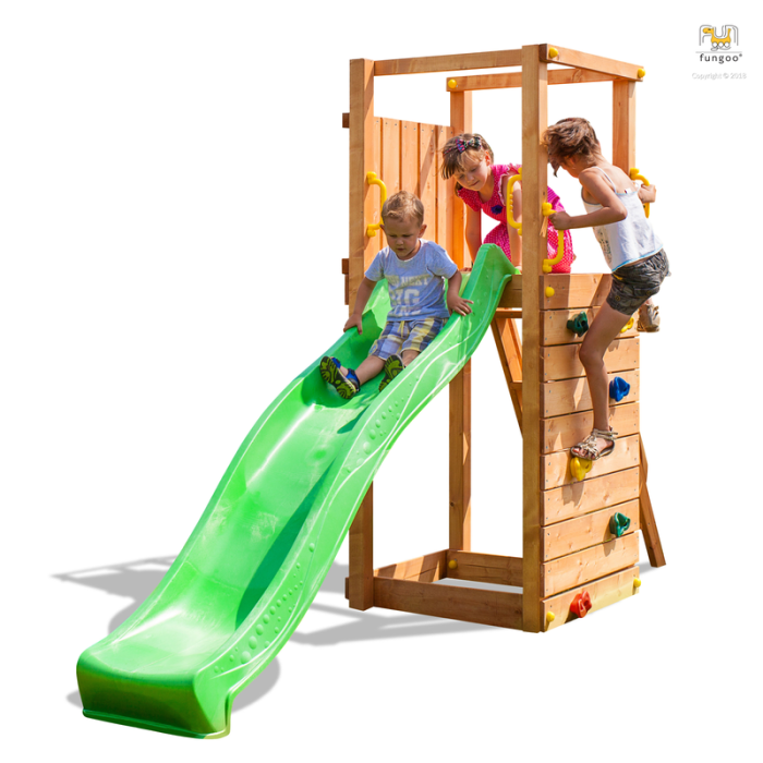 Leikkikenttä Tiptop liukumäellä, kiipeilyseinällä ja kompaktilla designilla Fungoo