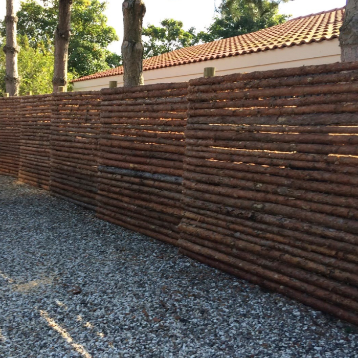 Riukuaita 7-moduulijoukko, jossa on Bark NORDIC FENCE